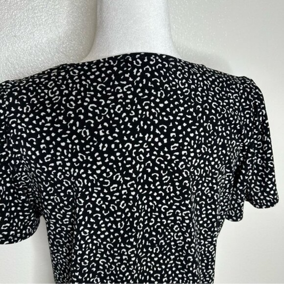 Banana Republic Womens Black Animal Print Jersey Blouse Flutter Sleeve Size S - Picture 7 of 10